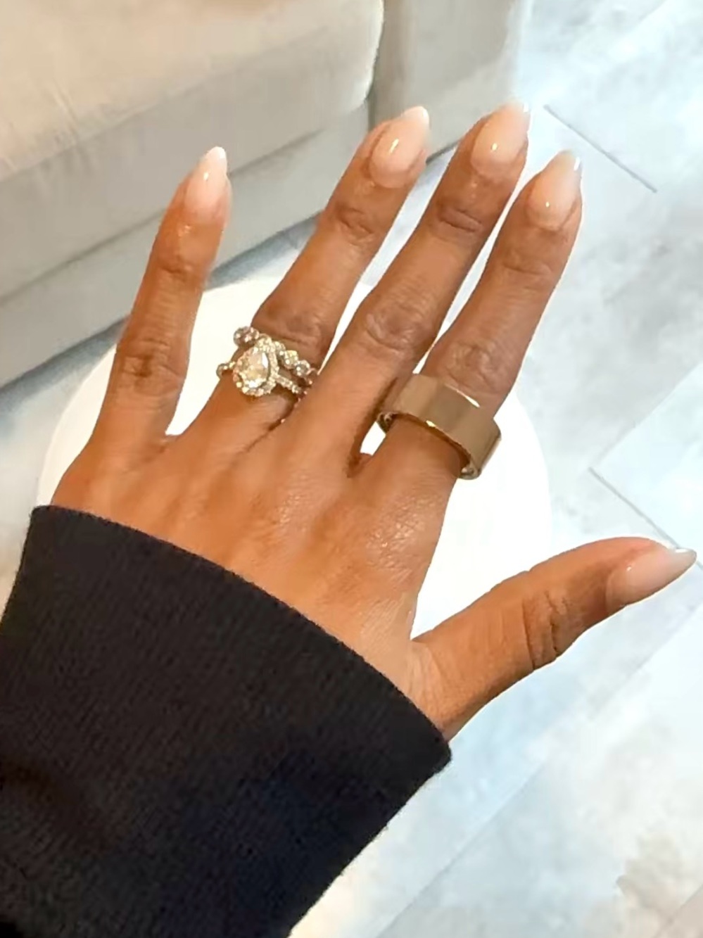 OURA RING GEN 4 (Silver) Size 7 - Picture 6 of 9